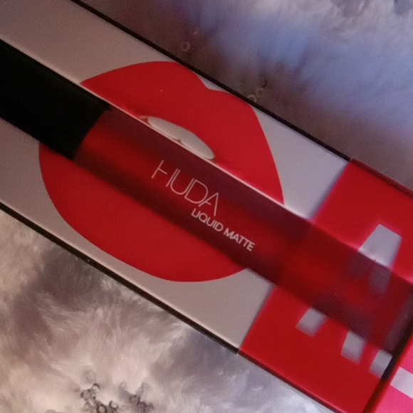 HUDA BEAUTY Other - 💋Huda Beauty "Alluring" Liquid Lipstick